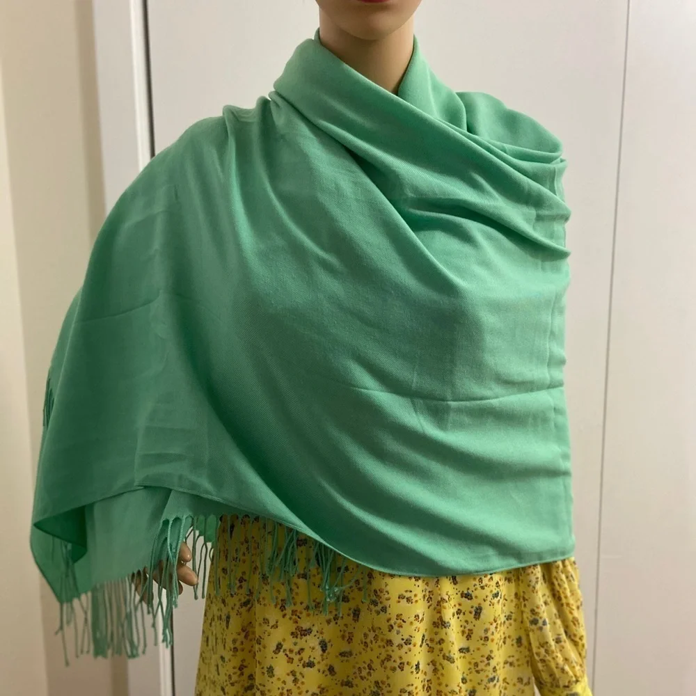 Vintage pashmina green scarf